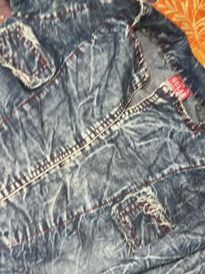 Distressed Denim 🧥 jacket