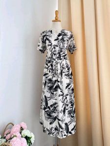 Flowy Floral Print Midi Dress(tie-waist)
