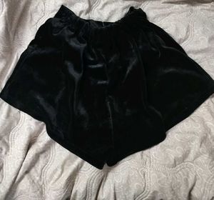 Black Velvet Ring Detail Shorts
