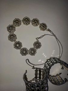 Mirror cuff and kundan floral choker set✨