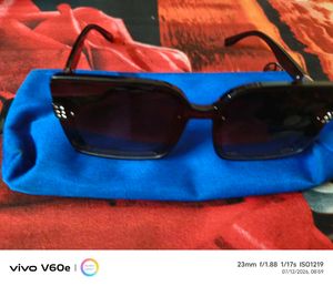 Stylish Square Sunglasses with Rhinestone Accents