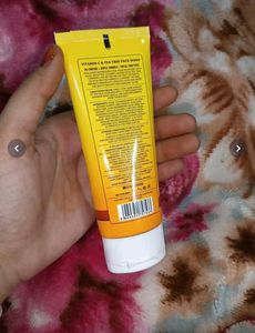 SUGAR POP Vitamin C &amp; Tea Tree Facewash | Brighten