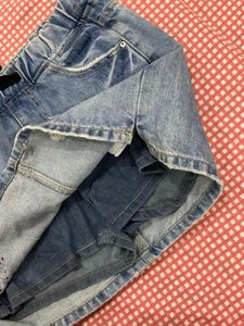 Cute Denim Skirt with Star Detail
