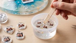 combo 2 Custom Photo Pendant of Necklace