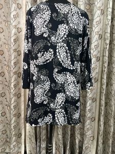 Stylish Black &amp; White Paisley Kurta