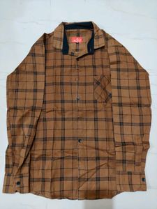 Men's Brown Plaid Button-Down Shirt