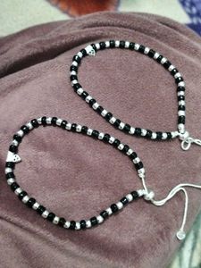 Cute Black &amp; Silver Beaded Bracelets