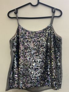 Multicolour reflecting sequin sleeveless top