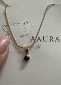 Elegant Gold Pendant Necklace