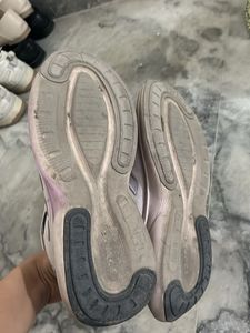 Adidas Sneakers