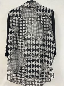 Chic Black &amp; White Patterned Tunic