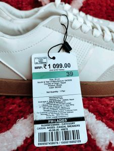 Women Stylish Cream Sneakers
