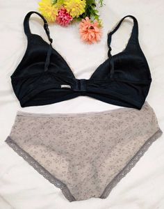 Black Lace Trim calvin Klein set👍