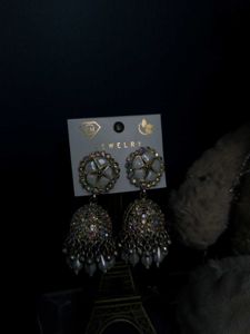 Elegant Jhumka Earrings 🪞✨🦢