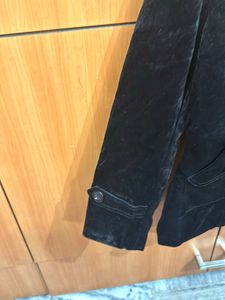 BLACK VELVET BLAZER WITH NO FLAWS