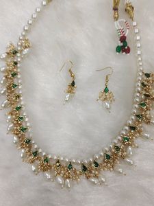 Fresh Water Pearls Necklace Set