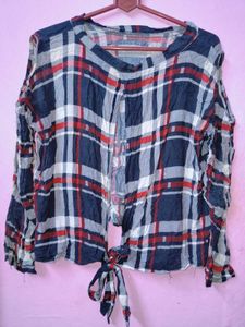 🎀200rs SALE🎀Cold Shoulder Plaid Tie-Front top