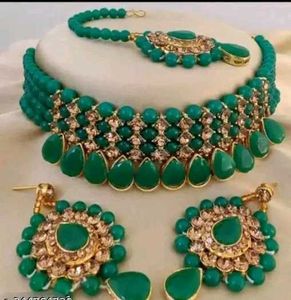 Necklace choker &amp; earrings Jewellery set..