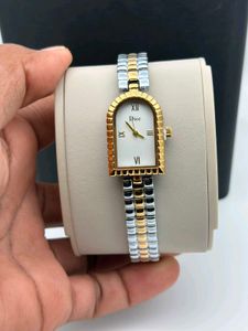 DIOR PREMIUM QUALITY LADIES WATCH AT SALE