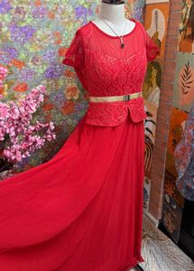 Elegant Red Lace Evening Gown