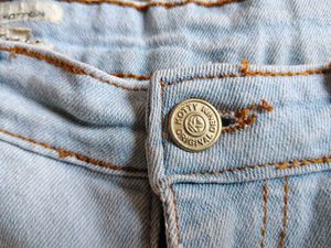 Light Wash High Waist Jeans