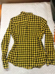 Yellow &amp; Black Plaid Button-Up Shirt