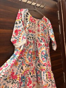 Floral Print Tiered Cotton Dress with Lace Detaili