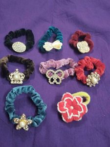 Set of 8 Velvet Hair Scrunchies 🤩