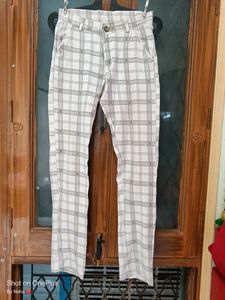 Beautiful Check Print Jean ❣️❣️