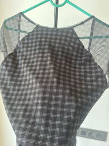 H M  dividend Mesh Overlay Plaid Top