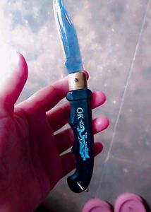 Mans and Women Knife Safety