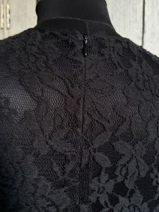 Chic Black Lace &amp; Pleated Dress
