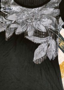 black flower print t shirt