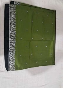 💚 Olive Green Printed Saree for Sale