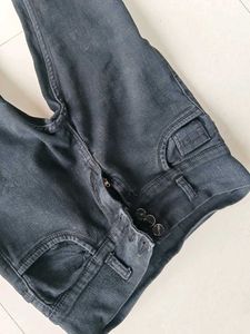 Stylish Dark Wash Skinny Jeans