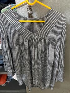 Striped V-Neck Long Sleeve Top