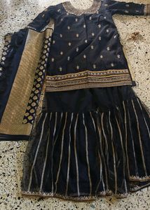 Black &amp; Gold Embroidered Kurti