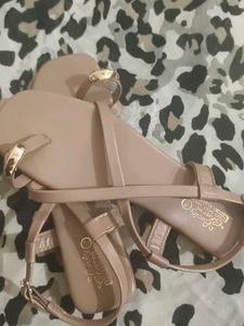 Elegant Women's Beige Flat Sandals
