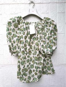 New with tag Floral Puff Sleeve Top