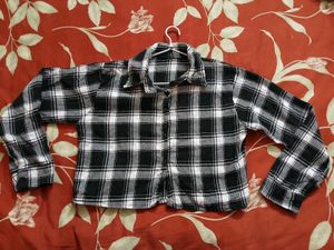Black &amp; White Plaid Cropped Button-Up Shirt