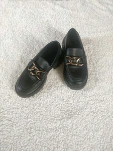 Chunky Chain Loafers