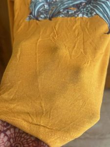Mustard V-Neck T-Shirt  Floral Print-56/58 euro