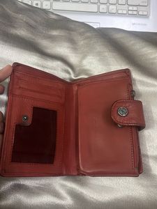 Bi-fold Button Leather Wallet