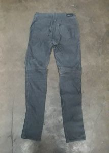 Levi's Women High Weist, Slim Fit ,Ripped Skinny J