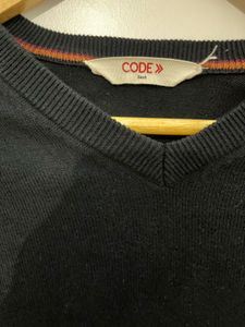 CODE Men's Navy V-Neck Sweater