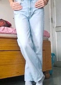 Light Wash Relaxed Fit Jeans