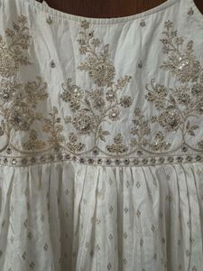 Zudio Elegant White &amp; Gold Embroidered Gown with a