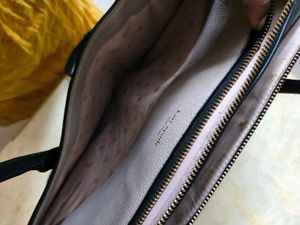 Kate Spade brand Stylish Black Leather Handbag