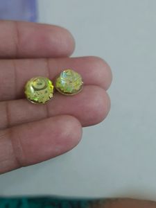 Like     New Earring Not Use Offer