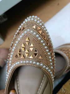 Pearl Embellished Juttis